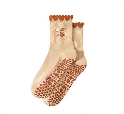 Custom yoga and pilates grip socks — product 20